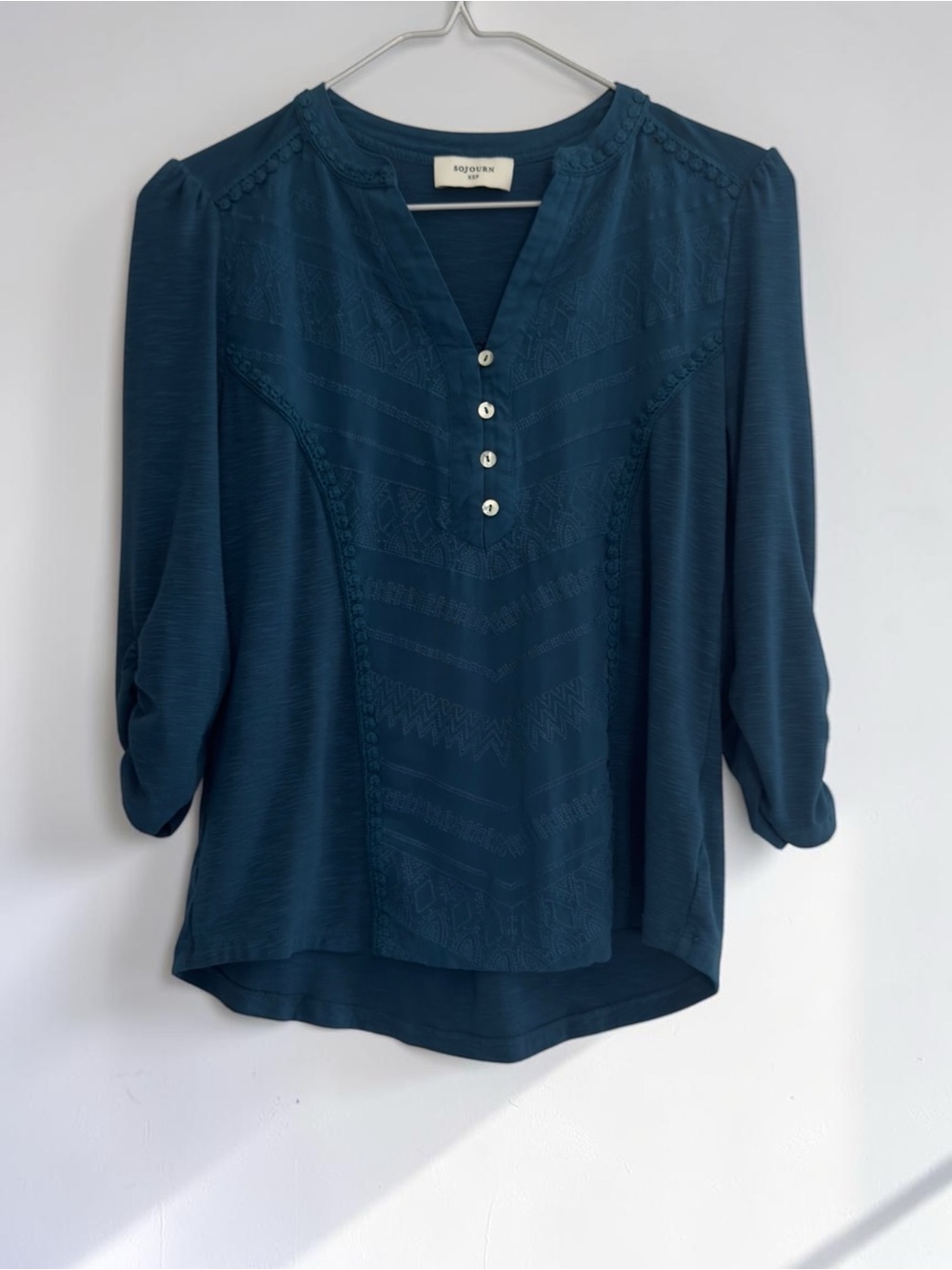 Sojourn XSP Blue Embroidered Split Neck 3/4 Sleeve Top Petite